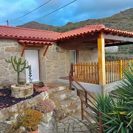 Casa Do Penedo *