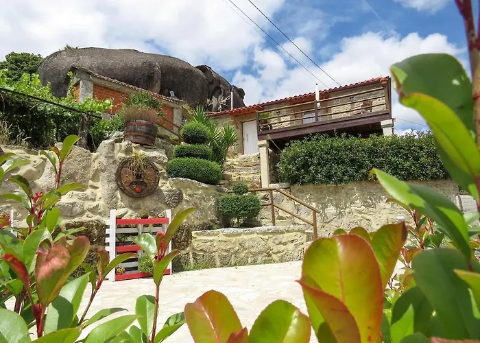 Casa Do Penedo * Виана-ду-Каштелу